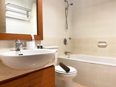 Apartemen Batavia Benhil - Good Deal and Comfortable 2BR Batavia Benhil Apartment By Travelio