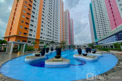 Apartemen Green Pramuka City - Comfy and Well Furnished 2BR at Green Pramuka City Apartment By Travelio