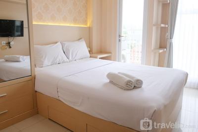 Good Deal Studio Apartment at Parahyangan Residence By Travelio