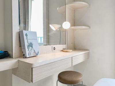 Apartemen Azalea Suites - Modern Look and Restful Studio at Azalea Suites Apartment By Travelio