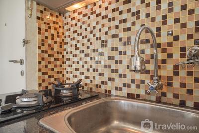 Apartemen Seasons City Latumenten - Best Price and Homey Studio Apartment Seasons City By Travelio
