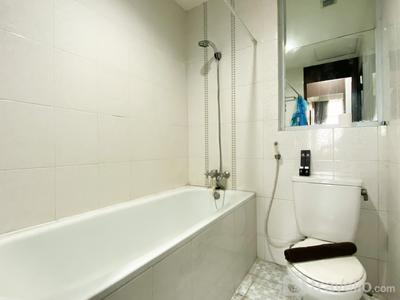 Apartemen Crown Court Executive Condominium - Homey 2BR Apartment Crown Court Executive Condominium By Travelio