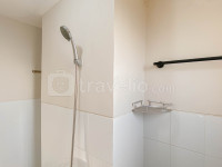 Apartemen Royal Garden  - Unfurnished Studio Room with AC at Royal Garden Apartment By Travelio