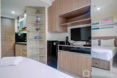 Apartemen Grand Dhika City Jatiwarna - Stylish and Posh Studio Grand Dhika City Apartment By Travelio