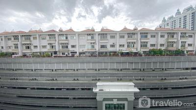 Apartemen French Walk (MOI) - Spacious 2BR at Frenchwalk Apartment with Maid Room By Travelio