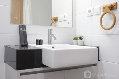 Apartemen Beverly Dago - Comfy and Artsy Studio at Beverly Dago Apartment By Travelio