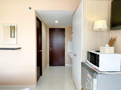 Apartemen Elvis Tower - Homey and Cozy Living Studio (No Kitchen) Elvis Tower Apartment By Travelio