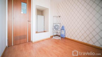Apartemen Puncak Dharmahusada - Homey 2BR with Extra Room at Puncak Dharmahusada Apartment By Travelio