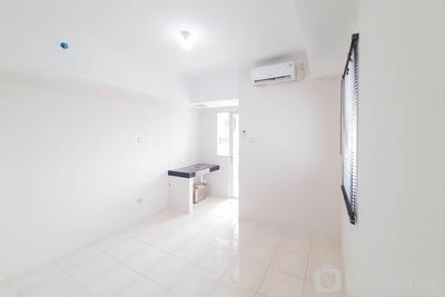 Apartemen Green Lake View - Unfurnished Studio with AC at 8th Floor Green Lake View Apartment By Travelio