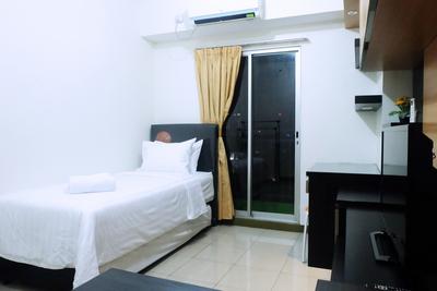 Cozy Studio Gading Greenhill Apartment near Mall Kelapa Gading By Travelio