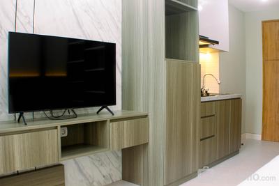 Apartemen LRT City Jatibening - Comfy Studio Apartment at Gateway Park LRT City Bekasi By Travelio