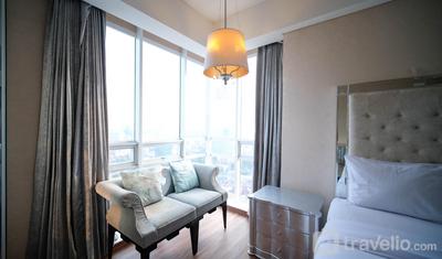 Apartemen Trillium Residence - Best Location and Homey 3BR Apartment at Trillium Residence By Travelio