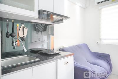 Apartemen Green Pramuka City - Modern 2BR Green Pramuka City Apartment near Shopping Center By Travelio