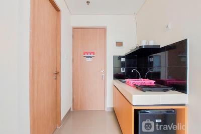 Apartemen B Residence - Homey and Comfort Studio Apartment at B Residence By Travelio