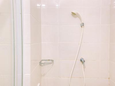 Apartemen Green Bay Condominium - Warm and Homey 2BR Apartment at Green Bay Condominium By Travelio