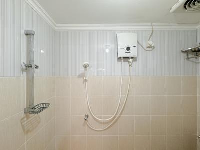 Apartemen Puncak Kertajaya - Spacious and Cozy Living 2BR Combined Unit at Puncak Kertajaya Apartment By Travelio