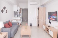 Comfy Studio at Apartment Tamansari Bintaro Mansion By Travelio