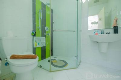 Apartemen Ancol Mansion - Relaxing 2BR with Ocean View at Ancol Mansion Apartment By Travelio