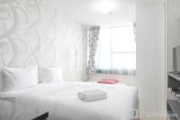 Scenic and Homey Studio Pasar Baru Mansion Apartment By Travelio