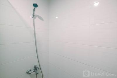 Apartemen Grand Dhika City Jatiwarna - Stylish and Posh Studio Grand Dhika City Apartment By Travelio