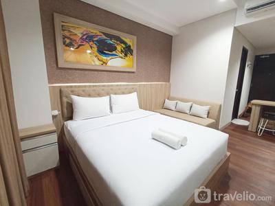 Simple and Comfort Living Studio Patraland Amarta Apartment By Travelio