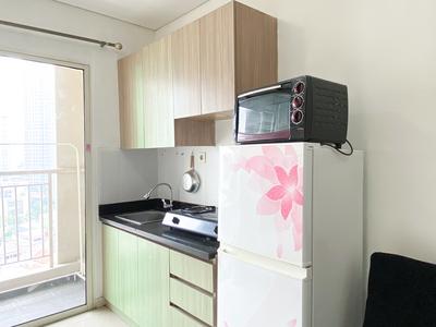 Apartemen Madison Park - Comfortable 2BR Madison Park Apartment By Travelio