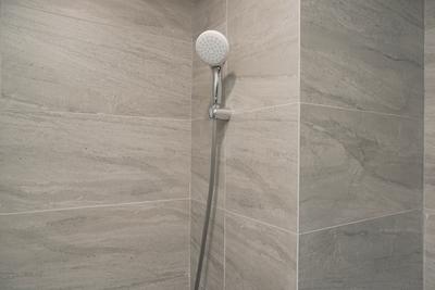 Apartemen Collins Boulevard - Good Studio Unfurnished at Collins Boulevard Apartment By Travelio