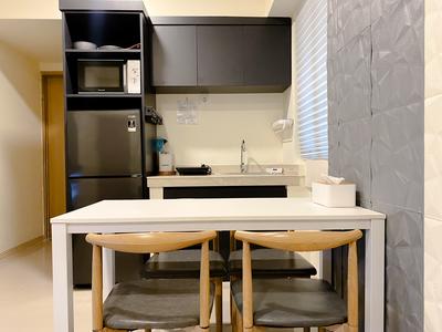 Apartemen Meikarta - Restful and Modern Look 2BR at Meikarta Apartment By Travelio