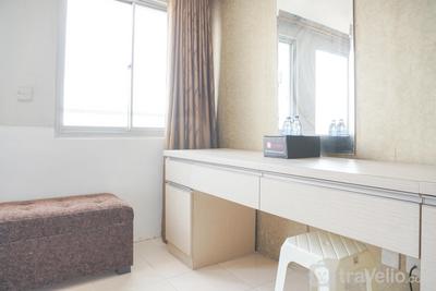 Apartemen Seasons City Latumenten - Best Price and Homey Studio Apartment Seasons City By Travelio