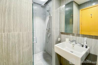 Apartemen Capitol Suites - Stunning and Homey Studio Capitol Suites Apartment By Travelio