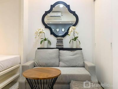 Apartemen The Nest Puri - Comfy and Cozy Design Studio Room The Nest Puri Apartment By Travelio