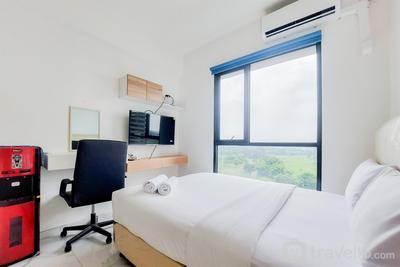 Homey and Cozy Studio Sky House Alam Sutera Apartment By Travelio