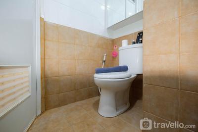 Apartemen Green Pramuka City - Homey 2BR at Green Pramuka City Apartment with Mall Access By Travelio