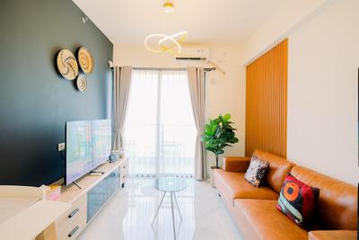 Modern Look 2BR at Sky House BSD Apartment By Travelio