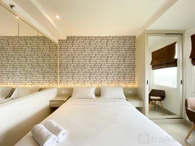 Warm and Comfort Stay Studio Apartment Grand Dhika City Jatiwarna By Travelio