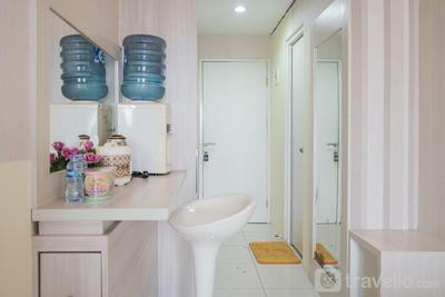 Apartemen Skylounge Tamansari - Minimalist and Stylish Studio Skylounge Tamansari Apartment By Travelio