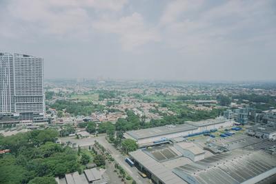 Apartemen Collins Boulevard - Well Furnished and Comfy Studio Collins Boulevard Apartment By Travelio