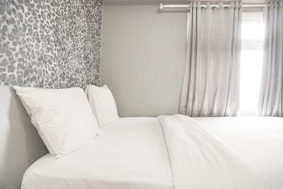 Apartemen Green Pramuka City - Pleasurable and Tidy 2BR Green Pramuka City Apartment By Travelio