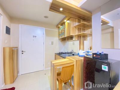 Apartemen Parahyangan Residence - Nice and Cozy 2BR Apartment at Parahyangan Residence By Travelio