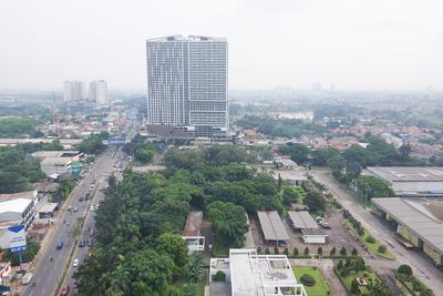 Apartemen Collins Boulevard - Cozy Studio Unfurnished Apartment with AC at Collins Boulevard By Travelio