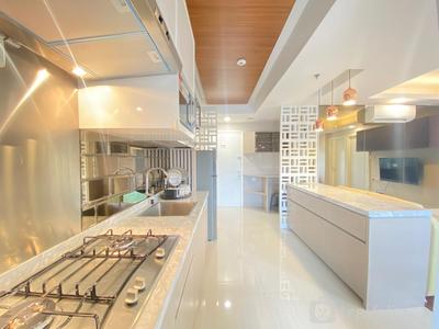 Apartemen Parahyangan Residence - Luxurious 2BR Apartment at Parahyangan Residence By Travelio