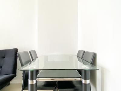 Apartemen Madison Park - Comfortable 2BR Madison Park Apartment By Travelio