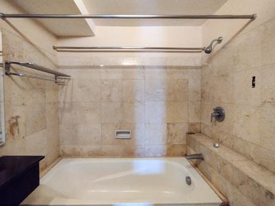 Apartemen Braga City Walk - Cozy 3BR Apartment Braga City Walk By Travelio