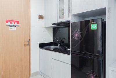 Apartemen B Residence - Homey and Restful Studio Apartment B Residence By Travelio