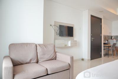 Apartemen Aspen Residence - Modern Look and Restful Studio Apartment Aspen Residence By Travelio