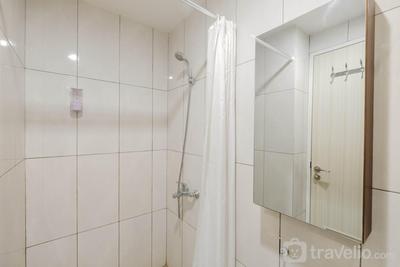 Apartemen Grand Kamala Lagoon - Homey Studio Room at Grand Kamala Lagoon Apartment By Travelio