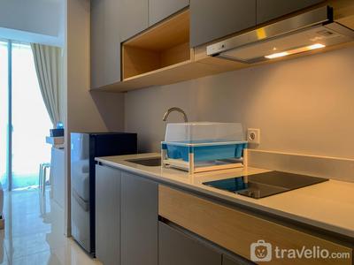 Apartemen Taman Anggrek Residence - Nice and Elegant Studio Apartment at 31th Floor Taman Anggrek Residence By Travelio
