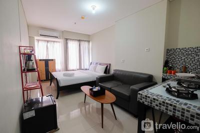 Apartemen Nifarro Park - Garden View Studio at Nifarro Park Apartment By Travelio