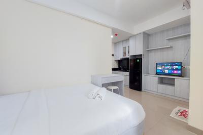 Apartemen B Residence - Homey and Restful Studio Apartment B Residence By Travelio
