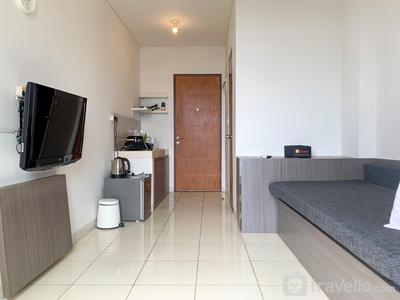 Apartemen Dave - Comfortable and Minimalist Studio at Dave Apartment By Travelio